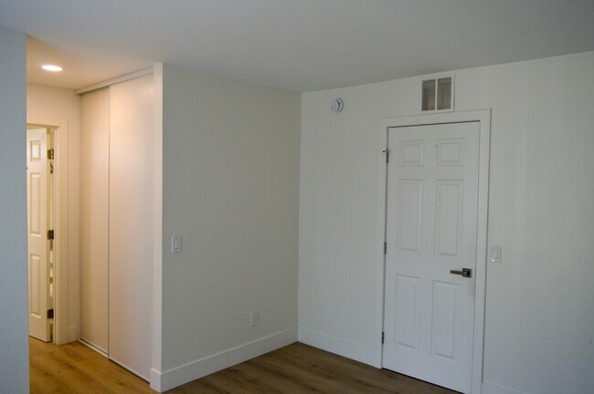 Building Photo - 3535 Banbury Dr