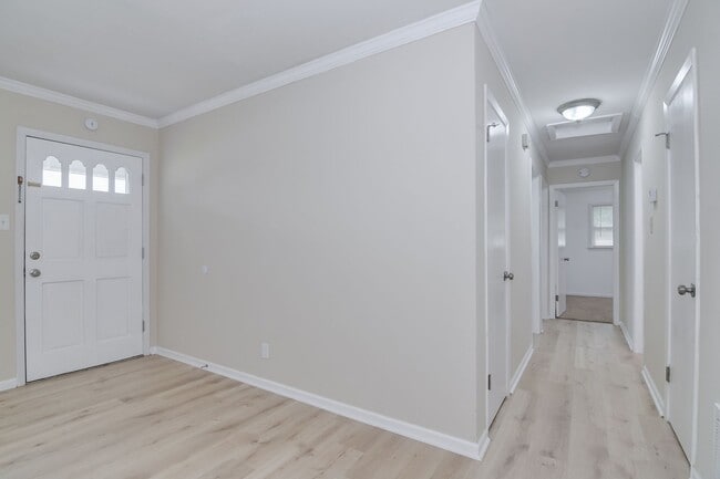 Building Photo - 3 Bedroom Ranch