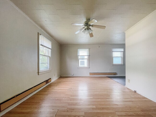 Building Photo - 810 S Luick Ave
