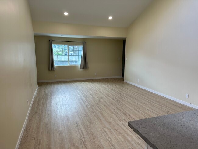 Building Photo - 3071 Kalawao St