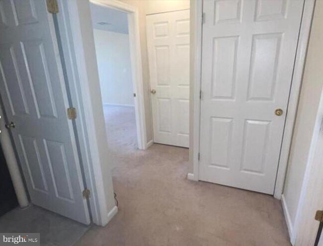 Building Photo - 9241 Greenshire Dr
