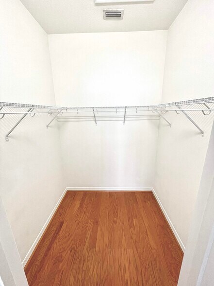 Master bed closet - 7230 Hamilton Rd
