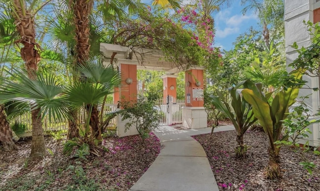 Building Photo - 2 bed 2 bath condo - South Tampa