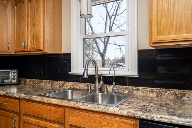 Building Photo - 487 Kentucky Ave