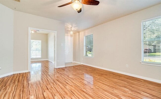 Building Photo - 2901 Rainy River Dr