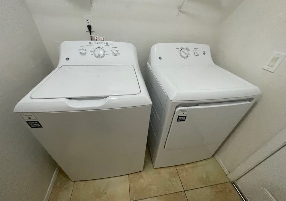 Building Photo - 25220 Zircon Rd