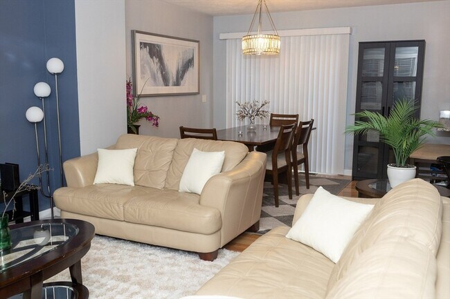 Building Photo - 129 Quinapoxet St