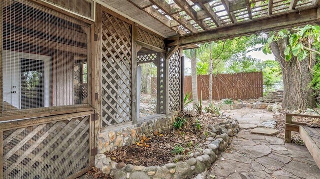 Building Photo - 7634 Fox Hollow Dr