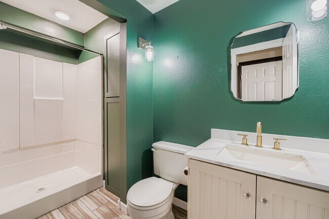 Building Photo - 3BR/3BA Beaverton Home — Central A/C, Vaulted Ceilings, Fenced Yard & 2-Car Garage | No HOA