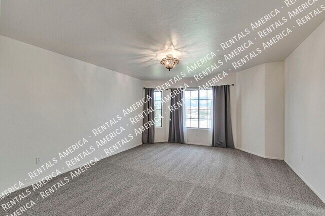 Building Photo - 10698 N Thunder Hill Pl