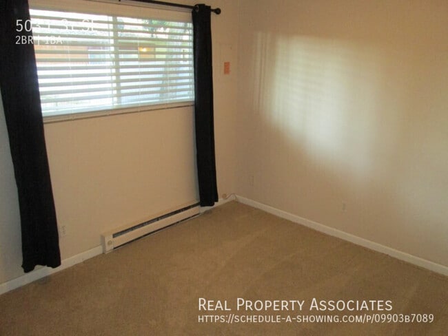 Building Photo - 503 L St SE