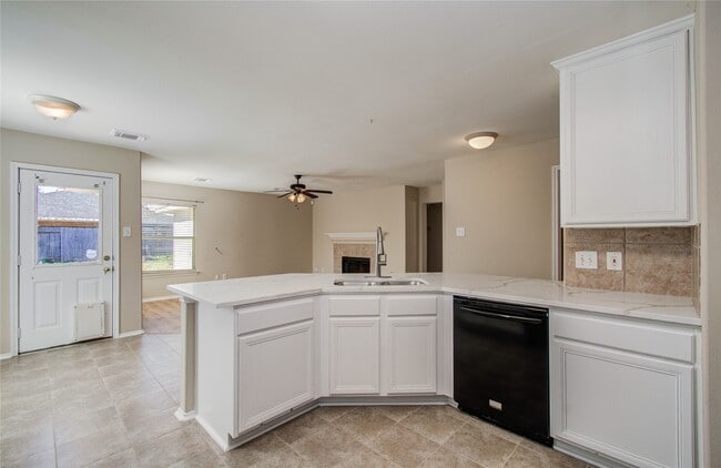 Building Photo - 14731 Country Rose Ln