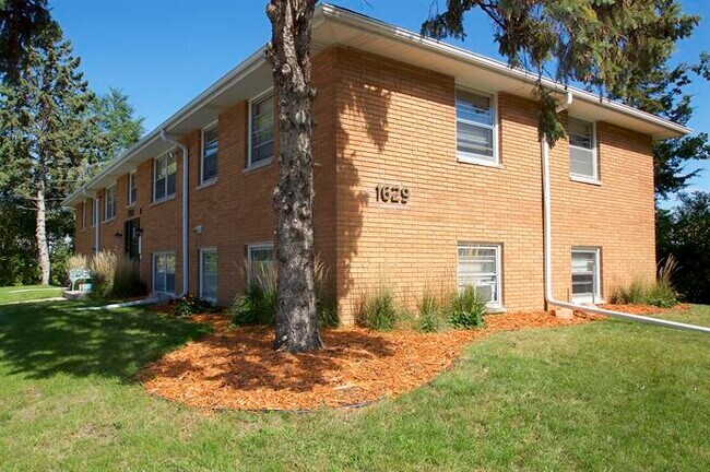 Primary Photo - Skillman Flats