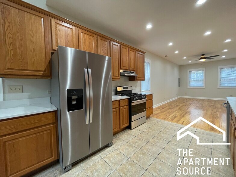 Building Photo - 3606 W Cortland St