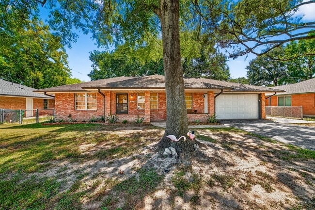 Primary Photo - 8923 Greiner Dr