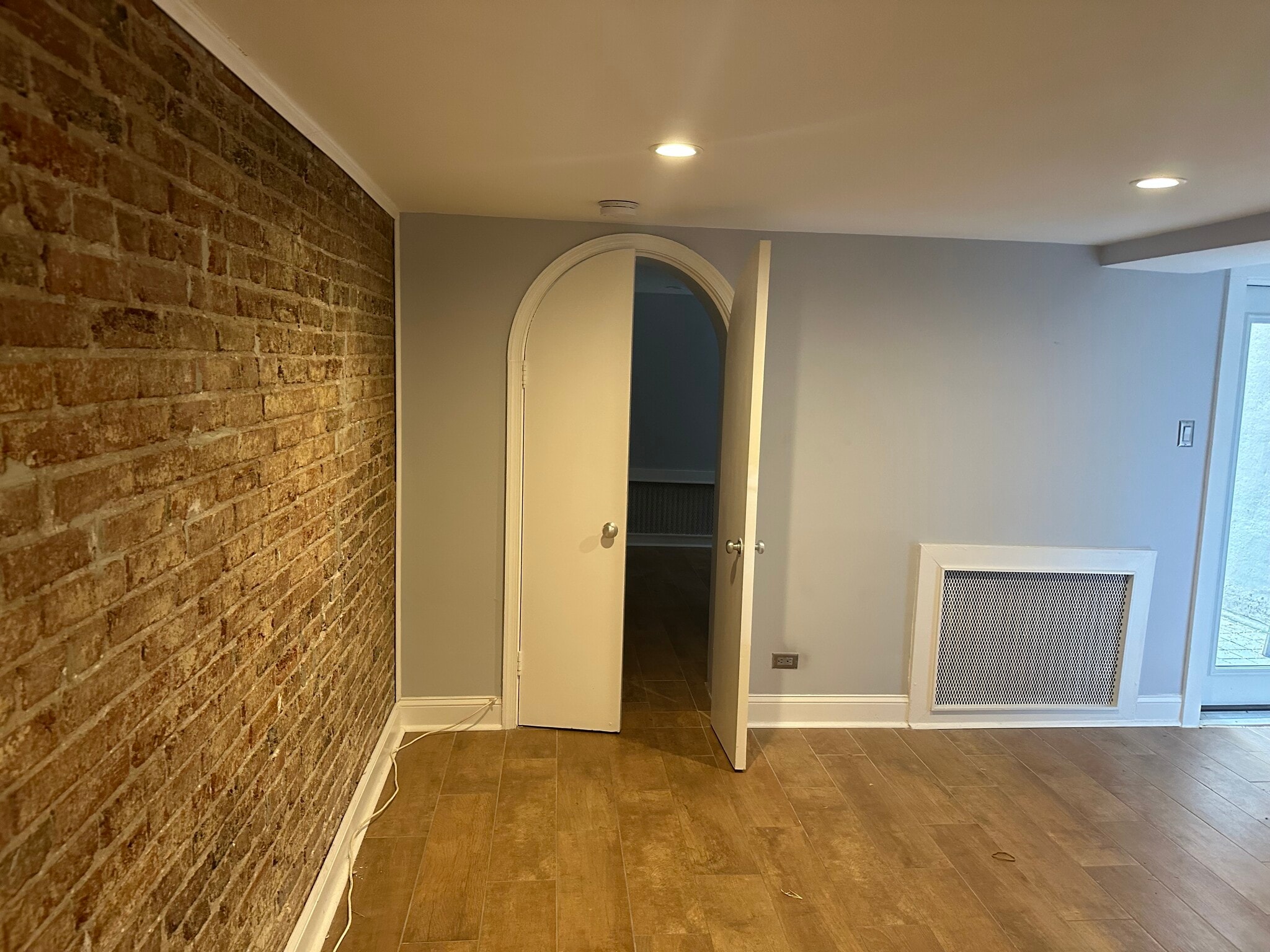 Building Photo - 1721 Riggs Pl NW