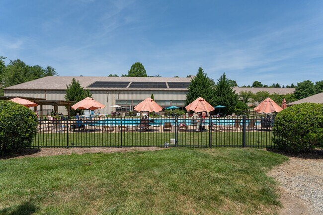 Building Photo - Asheville Condo Rental-Racquet Club