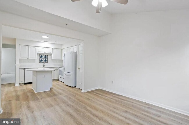 Building Photo - 15 Silver Birch Ct
