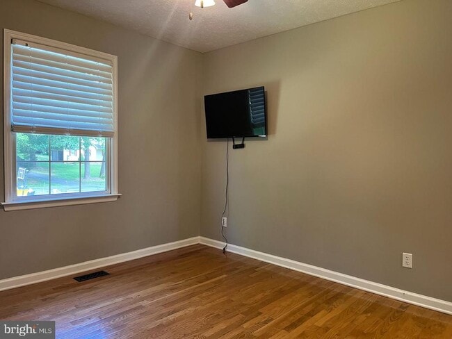 Building Photo - 65 Bentley Dr