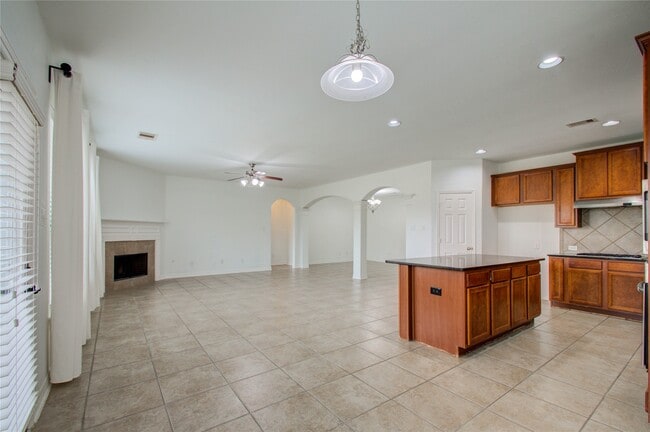 Building Photo - 18103 Double Bay Rd