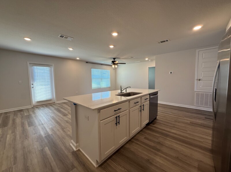 Building Photo - 437 Scarborough St