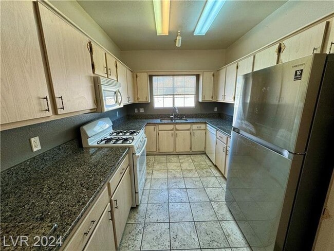 Building Photo - 3BEDROOM CONDO IN 89108