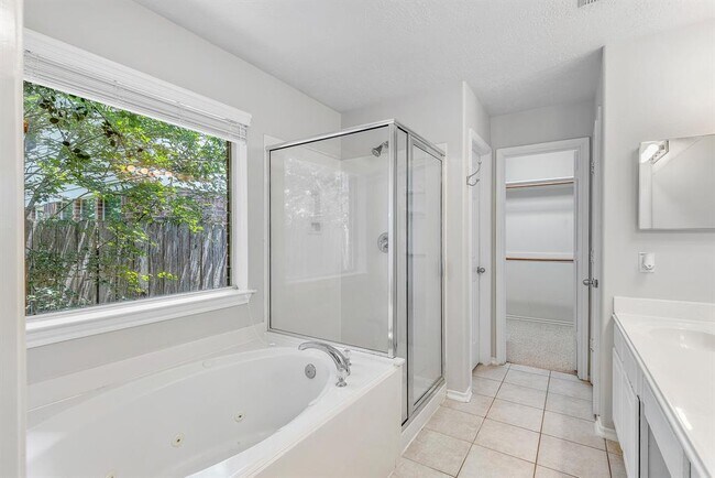 Building Photo - 18111 Stone Trail Manor Dr
