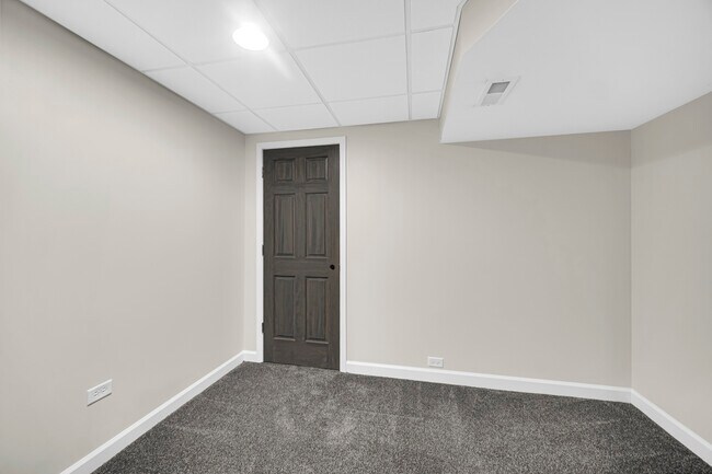 Building Photo - 803 W Courtland St