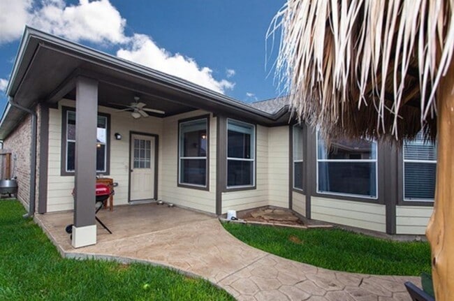Building Photo - 2302 Cantabria Ln