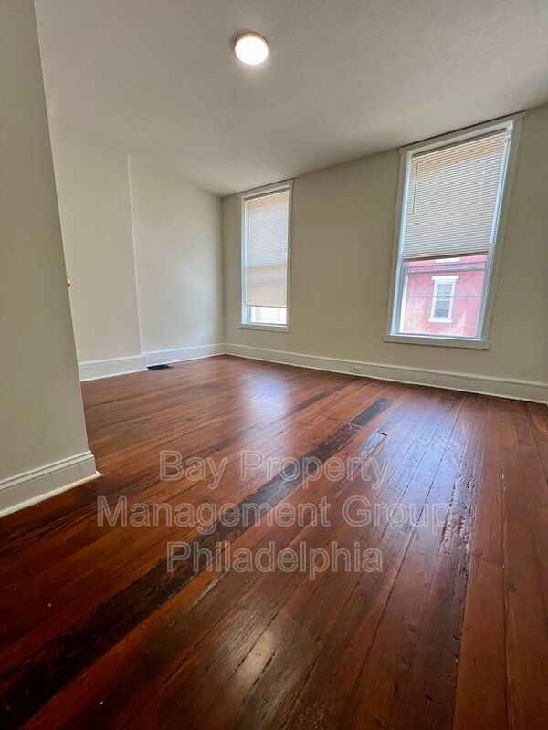 Building Photo - 43 E Collom St