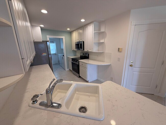 Building Photo - 150 Wentworth Ct