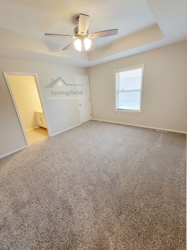 Building Photo - Location-Location; South West Springfield ...