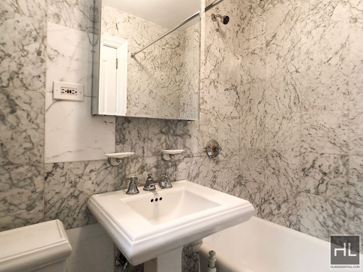 Building Photo - EAST 92 STREET