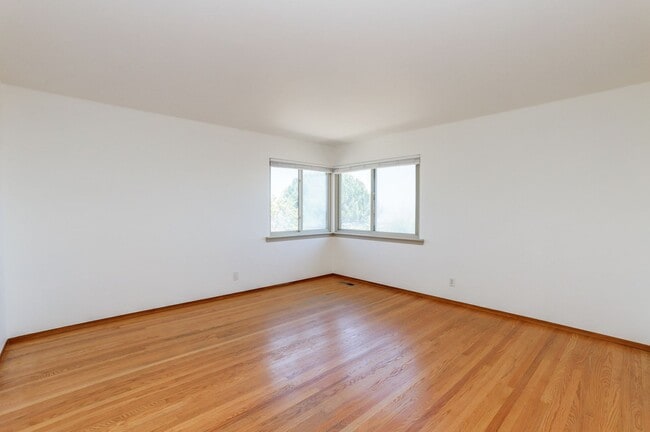 Building Photo - 3BR/2.5BA Mills Estates Home + Bonus Room | Bay Views, Yard & 2-Car Garage | YouTube Tour