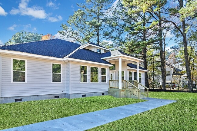 Building Photo - Pleasant One