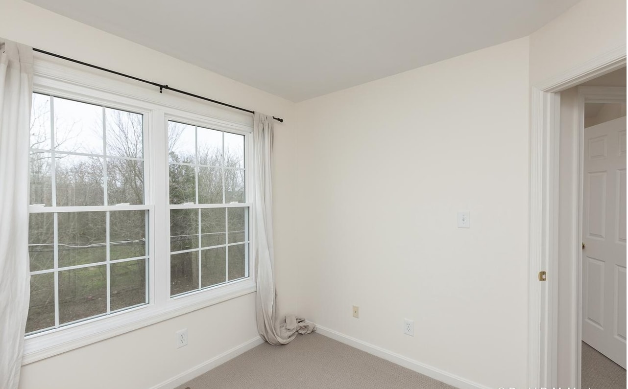 Building Photo - 106 Sir Washington St