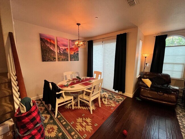 Building Photo - 2270 Bell Flower Ln