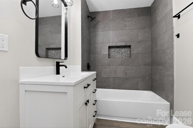 Building Photo - 510 S 12th St