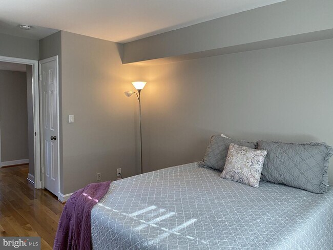 Building Photo - 4817 31st St S