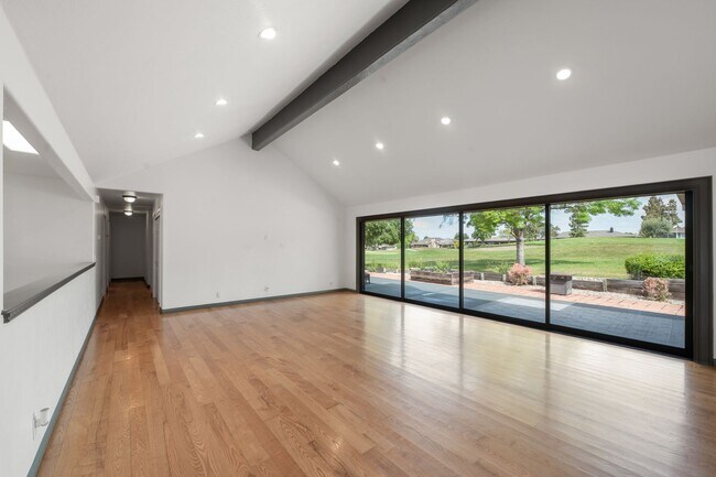 Building Photo - Spanish-style home in Ridgemark