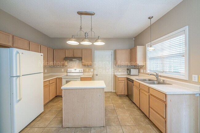 Building Photo - 4001 Winecott Dr