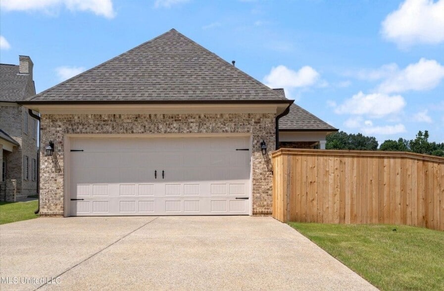 Building Photo - 2534 AC Freeman Dr W