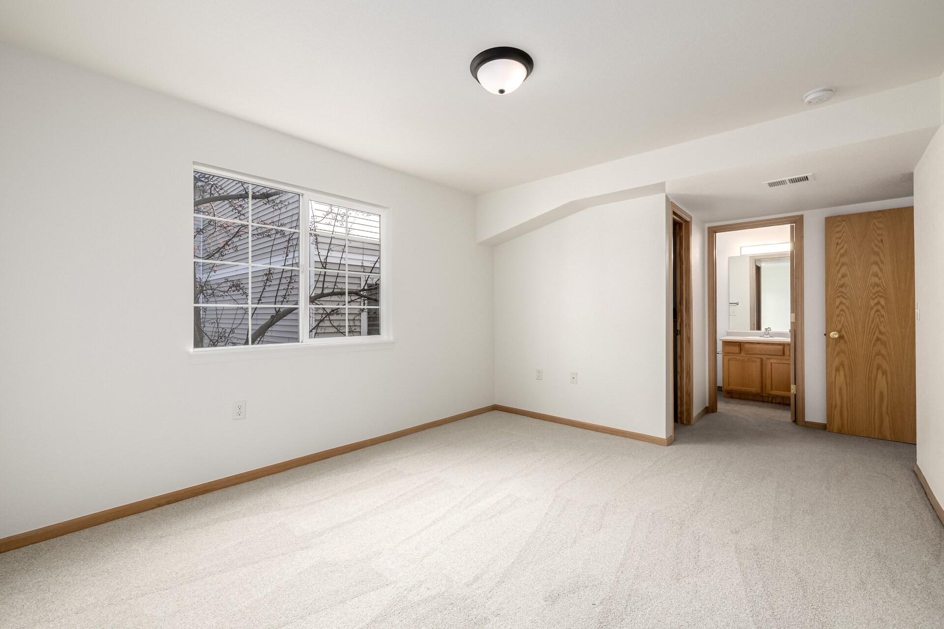 Building Photo - 1221 University Ave