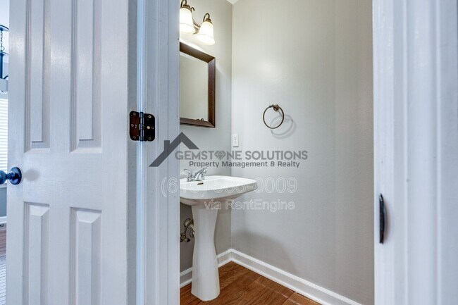 Building Photo - 1135 Wedgewood Dr