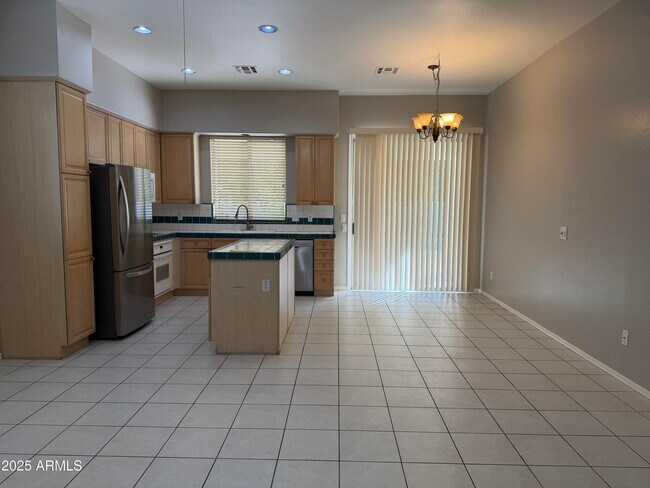 Building Photo - 231 E Krista Way