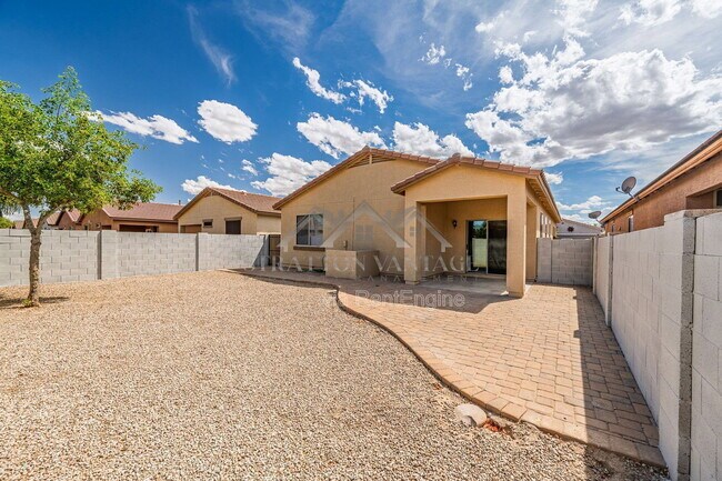 Building Photo - 44212 W Cydnee Dr