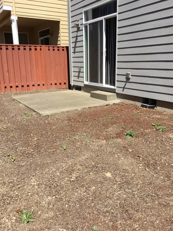 Building Photo - 3395 SE Meadowview Way