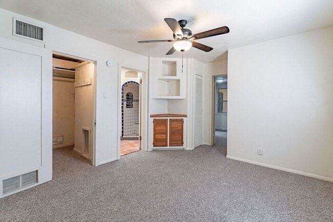 Building Photo - 3118 N Santa Rita Ave