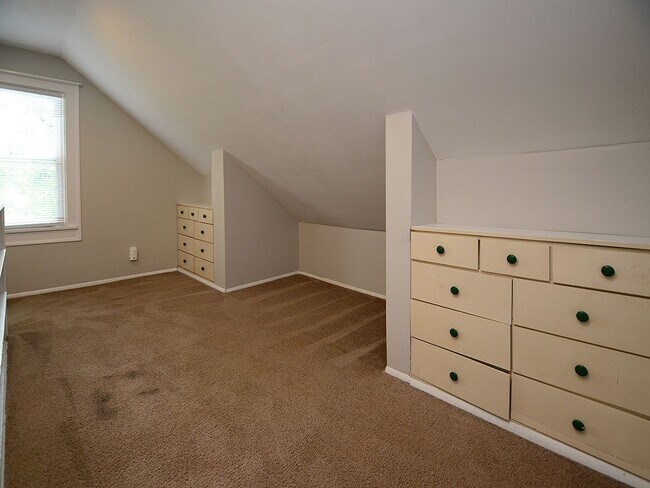 Building Photo - 2108 S 46th St