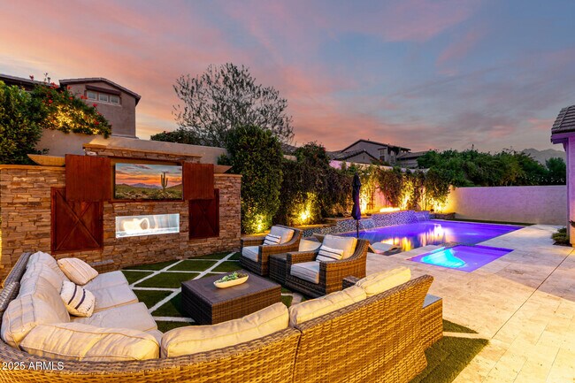 Building Photo - 9250 E Via De Vaquero Dr